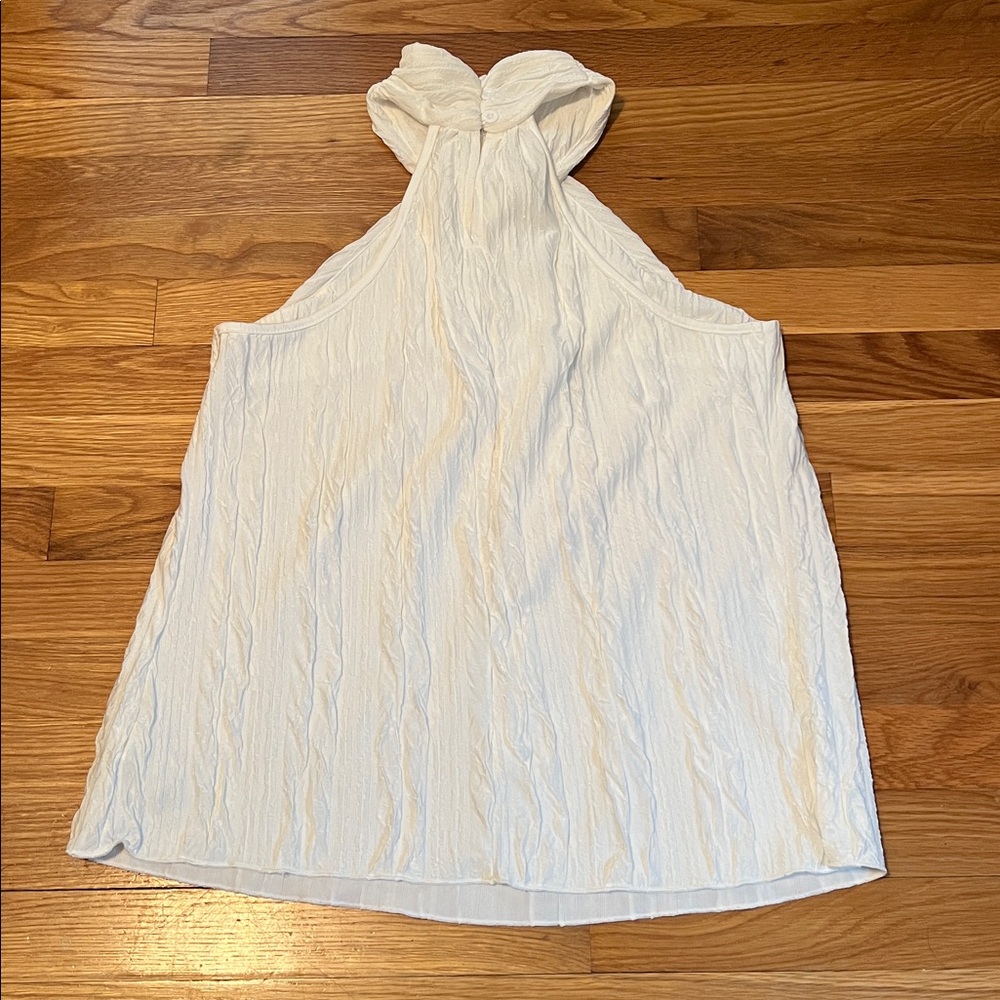 Chiquease Solid Criss Cross Halter
Blouse size large - Picture 8 of 9